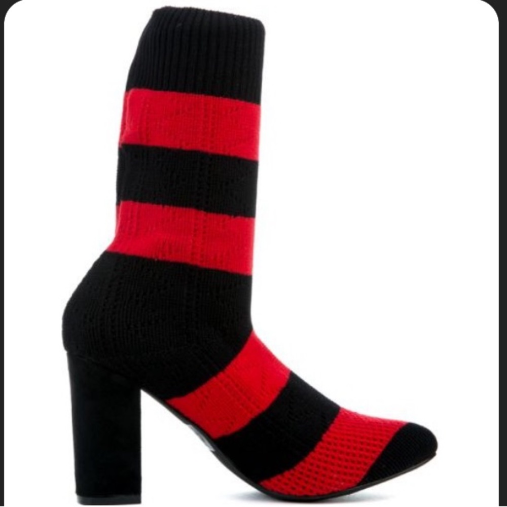 CAPE ROBBIN Red/Black Booties - Picture 2 of 5